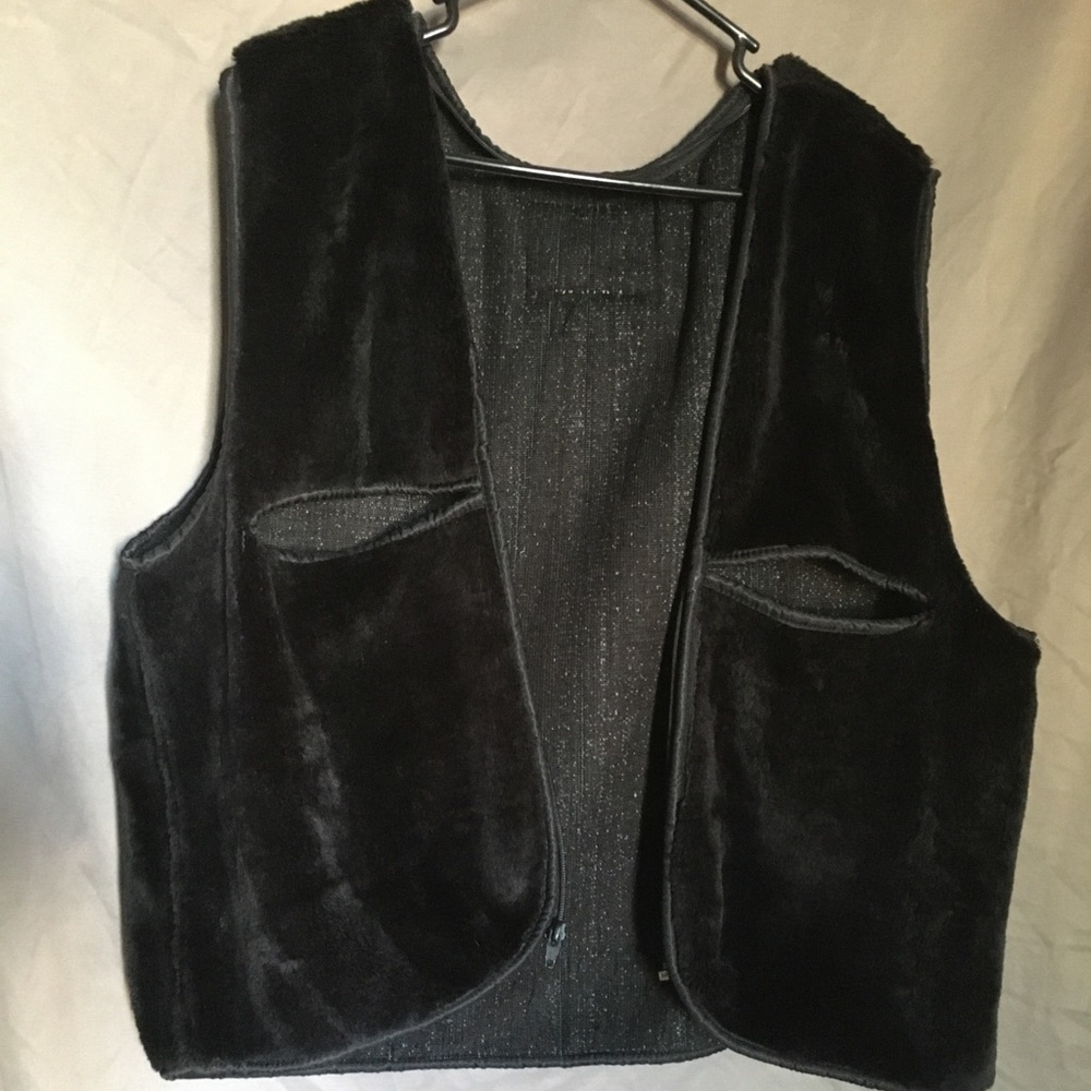 Faux fur cut-out vest